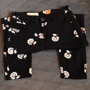 Women’s Floral Jeans - Brand: Pilcro - size 5